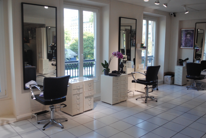 salon-coiffure-VILLENEUVE LOUBET-min_floor-home-office-property-living-room-room-781228-pxhere.com